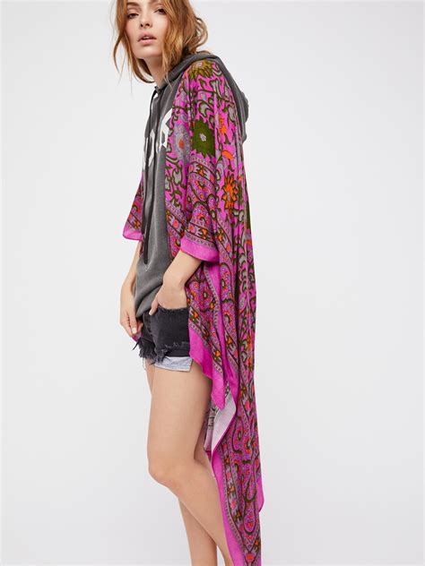 The Most Popular Magic Dance Broder Print Kimono Styles Right Now